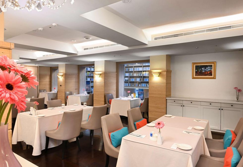 Piacere | Western Restaurant