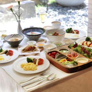 ALL_fac_restaurants_25H27_rr80fn6vBG