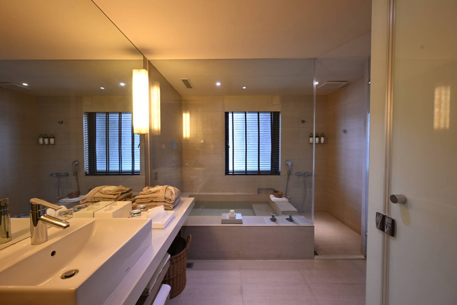 ALL_room_26A27_eHLZVX7wPR